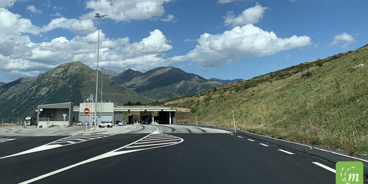 L'accès a Andorra per la carretera RN20 del Pas de la Casa.