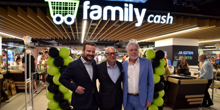 Presentació d'avui amb els responsables de l'obertura de Family Cash al centre comercial Epizen.