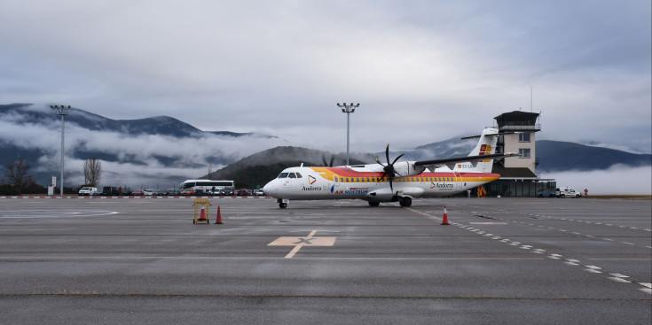 Un avió a l’aeroport d’Andorra-la Seu d’Urgell.