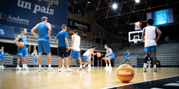 Un instant del primer entrenament del curs del MoraBanc Andorra, aquesta tarda.