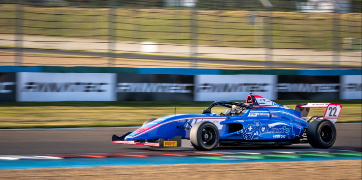 Frank Porté al volant del F4 durant la darrera cita.