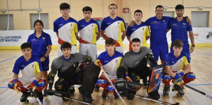 La Selecció U19 d'hoquei patins a Novara (Itàlia).