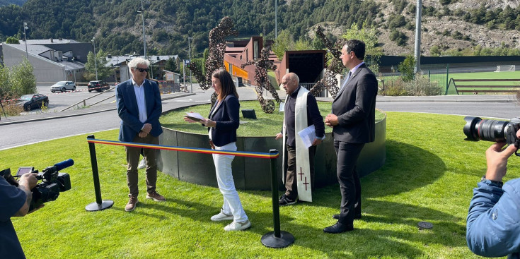 "Les meves escultures simbolitzen una unió entre l'art i la tradició siderúrgica d'Andorra"