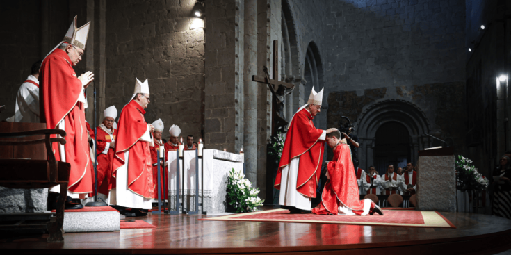 Moment del nomenament oficial de Josep-Lluís Serrano com a bisbe coadjutor d'Urgell.