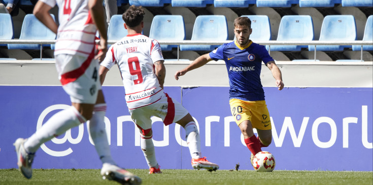 Martí Vilà durant el partit davant la Ponferradina.