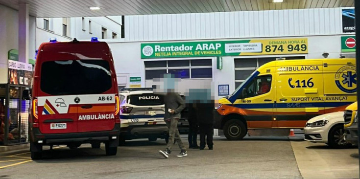 La benzinera de l'avinguda Santa Coloma on ha sigut trobat l'home.