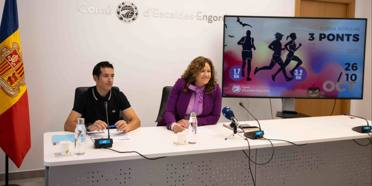 Julio Pintado i Laura López durant la presentació de la cita, aquest matí.