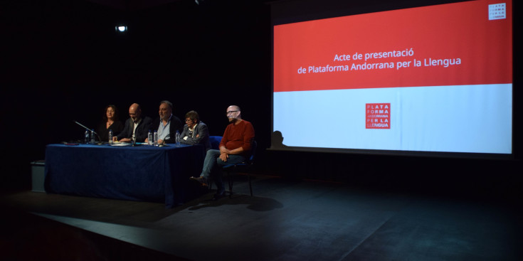 Presentació de 'Estudi sobre els usos lingüístics en el comerç d'Andorra la Vella', avui al Centre Cultural La Llacuna.