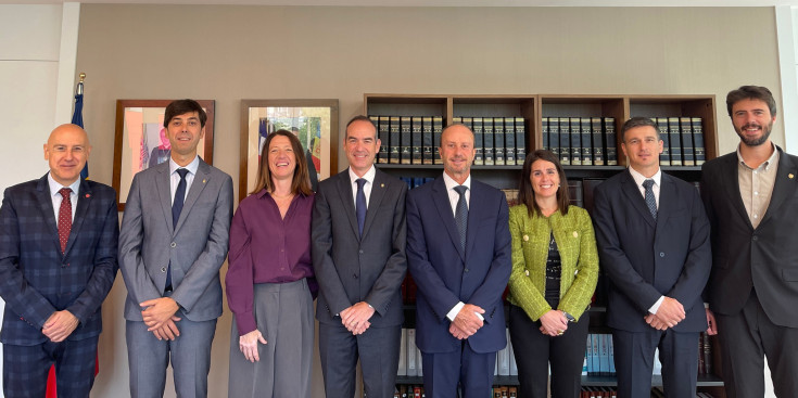 El Consell Superior de la Justícia, Josep Maria Rossell, amb els representants comunals de les set parròquies.