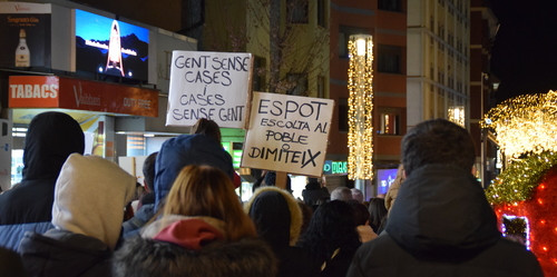 Algunes de les pancartes que es van veure durant la darrera manifestació per l'habitatge.