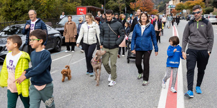 Més de 1.500 persones participen en les marxes populars per la promoció de l’activitat física.