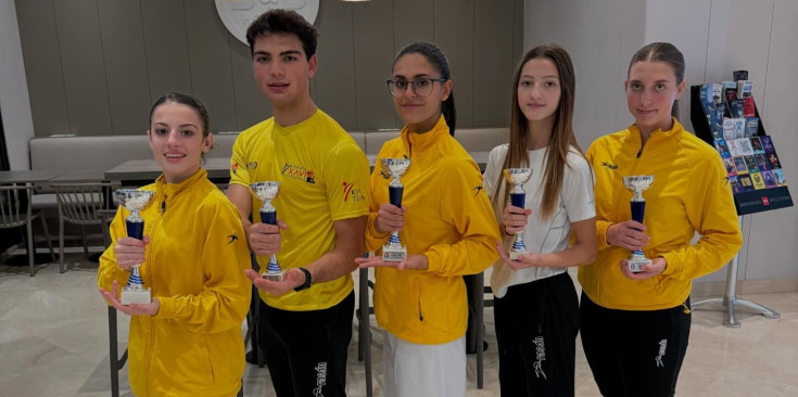 Els cinc medallistes de Karate Xavi Andorra.