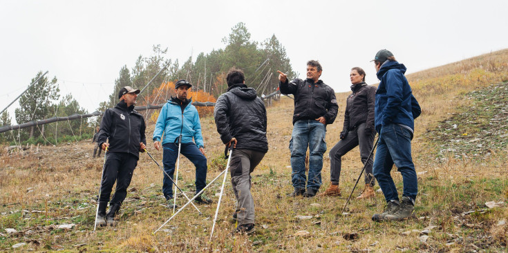 Un instant de la inspecció de la pista Avet per localitzar les millors posicions de càmera.