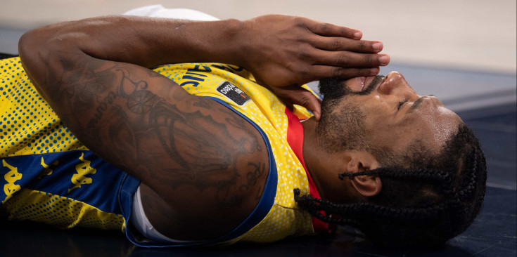 Shannon Evans durant la victòria dels seus contra el Baskonia, al parquet del Buesa Arena.