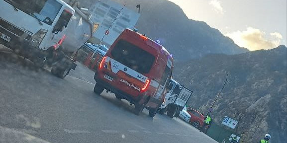 Mare i fill ferits lleus en un accident de trànsit a la carretera de la Comella.