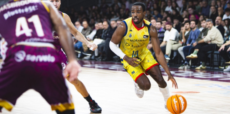 Jerrick Harding en un moment del partit contra l'Hiopos Lleida.