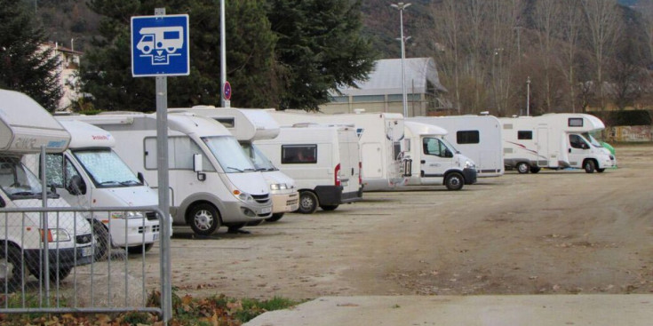 Espai habilitat per autocaravanes a la Seu d’Urgell.