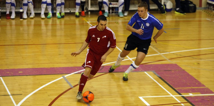 Jonathan, en un partit de la selecció davanty Estònia, jugat als Serradells.