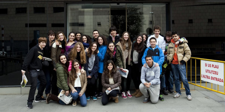 Un grup d'estudiants de Segona Ensenyança, de visita a EL EPRIÒDIC.