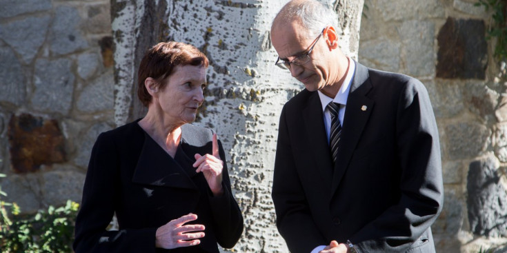 L’ambaixadora francesa, Ginette de Matha, i el cap de Govern, Toni Martí, durant un acte institucional.