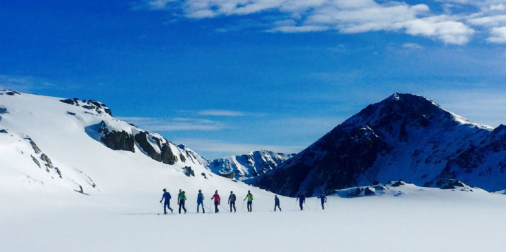 Membres de l’organització de l’Skimo6 reconeixent el recorregut de la cursa que s’estrenarà demà entre Naturlàndia i Grau Roig, fa uns dies.