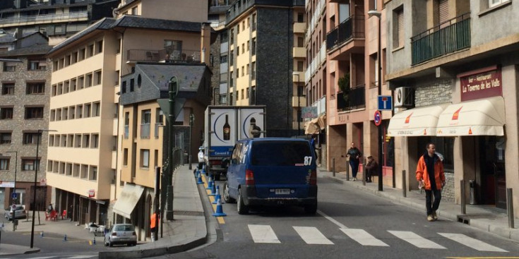Cruïlla dels carrers Ciutat de Valls i Mestre Xavier Plana