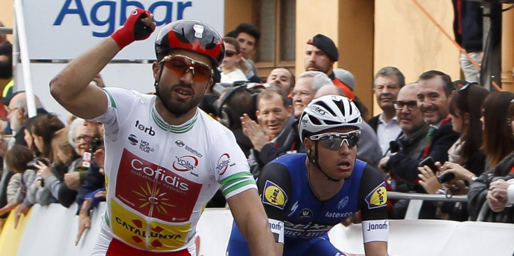 Bouhanni celebra el triomf de l’etapa, ahir.