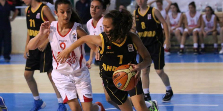 Maria Martín, en un partit amb la selecció.