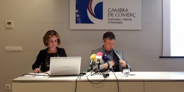 La directora del CCIS, Pilar Escalé, i el president de l’entitat, Marc Pantebre, durant la presentació d’ahir.