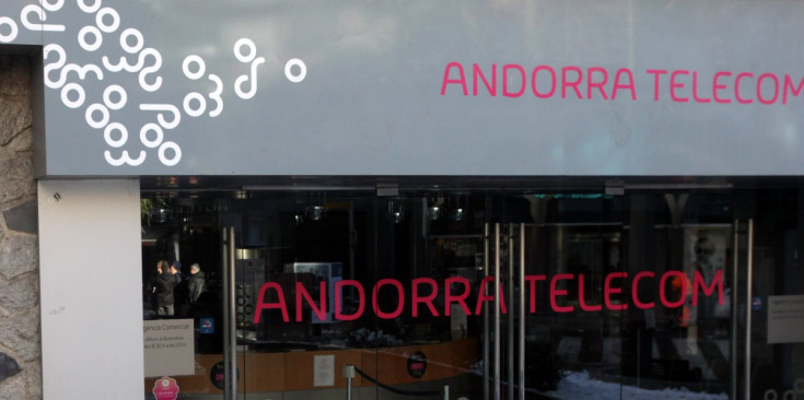 L'entrada de les oficines d'atenció a la clientela d'Andorra Telecom.