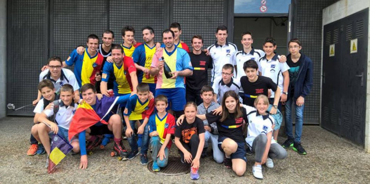 Els jugadors de l’Andorra HC van celebrar l’ascens a Girona.