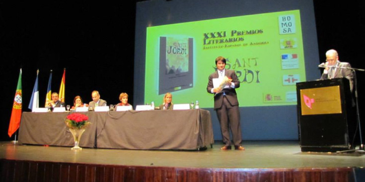 Entrega dels Premis Literaris Sant Jordi d’una edició anterior.