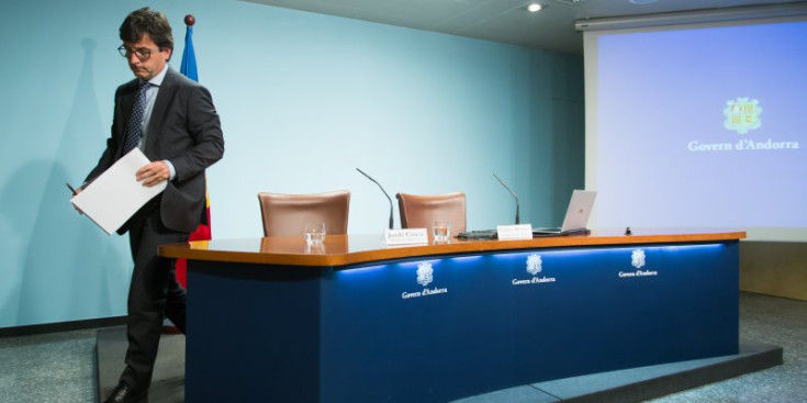 El ministre portaveu, Jordi Cinca, al finalitzar la roda de premsa, ahir.
