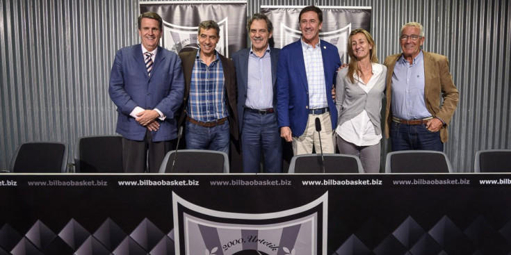El consell d’administració del club explicava ahir a Bilbao l’acord assolit amb l’entitat bancària.