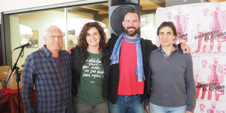 Jaume Moya acompanyat de Sara Vilà, Jordi Pino i Antoni Viñals.