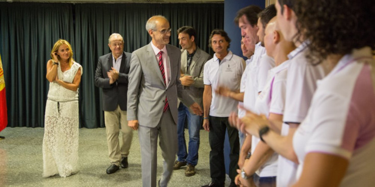 Antoni Martí va saludar a la recepció als integrants de la delegació andorrana.