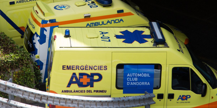 Unes ambulàncies del SAAS.