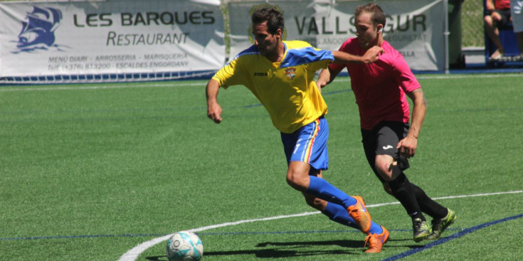 Roy va debutar com a jugador de l'FC Andorra amb un gol.