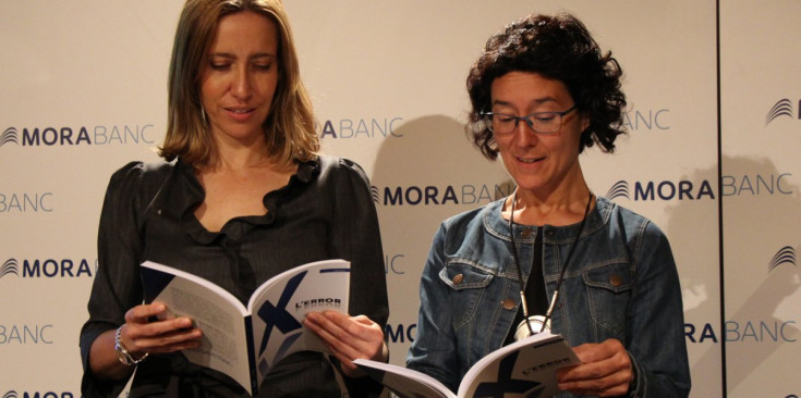 A l’esquerra, Mireia Maestre, de MoraBanc, i a la dreta, Rosa Pagès.