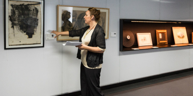 Cristina Maragall a la presentació de la col·lecció als mitjans de comunicació, ahir al Museu del Tabac.